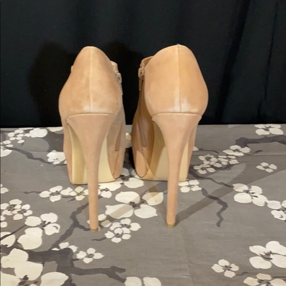 NWT STEVE MADDEN Vippper Suede Plarform Heels - Picture 7 of 11